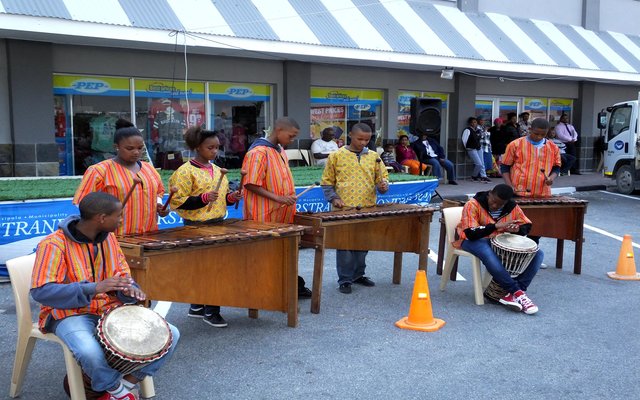 Gansbaai Kersliggies se Aanskakel 8